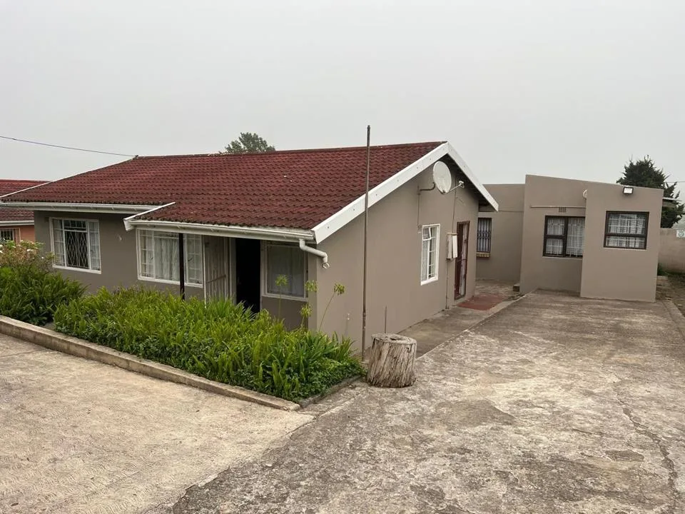 11 Bedroom House for sale in Vuli Vally