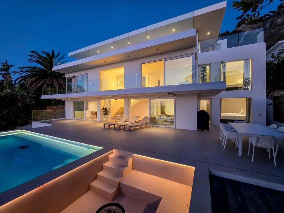 5 Bedroom House for sale in Camps Bay