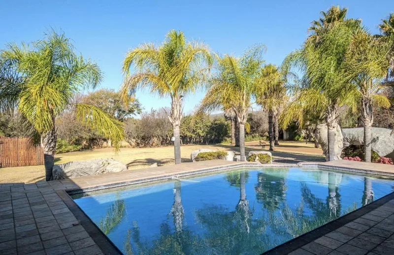 4 Bedroom House in Zwavelpoort AH