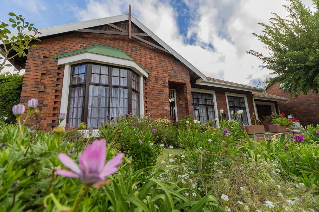 2 Bedroom Townhouse for sale in Dan Pienaar