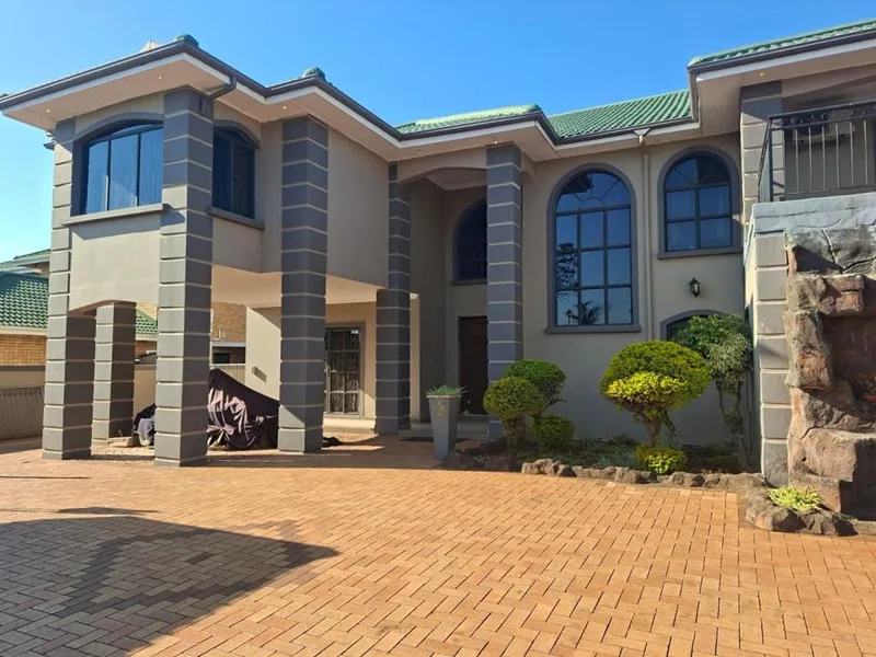 5 Bedroom Townhouse to rent in Somerset Park