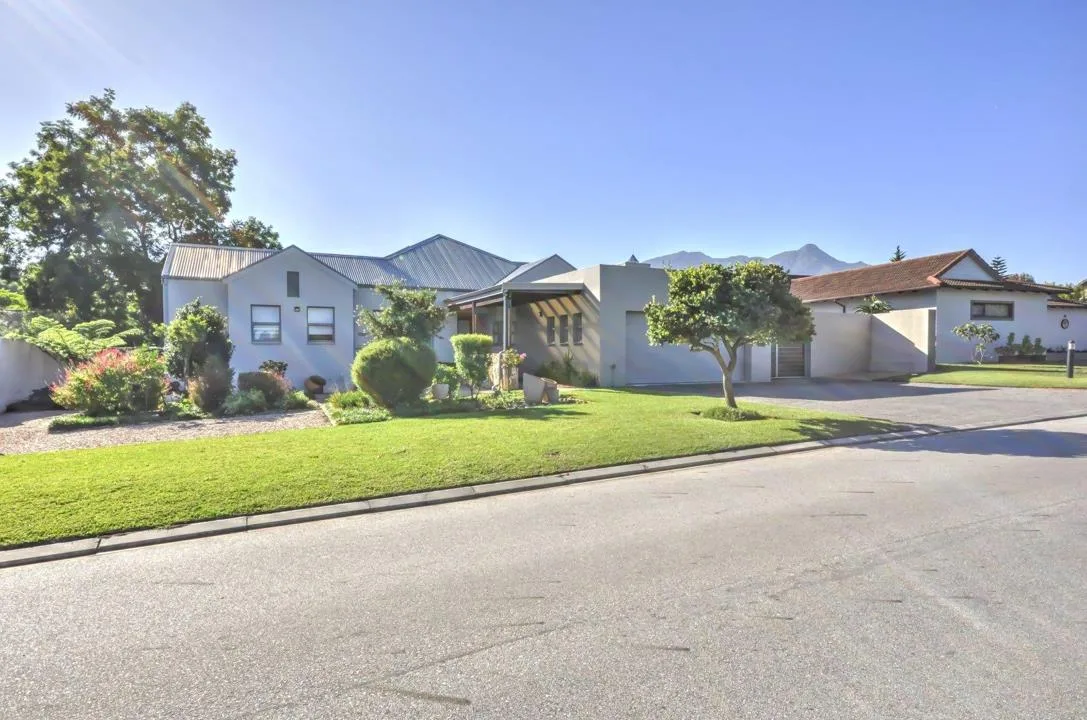 4 Bedroom House for sale in Earls Court Lifestyle Estate