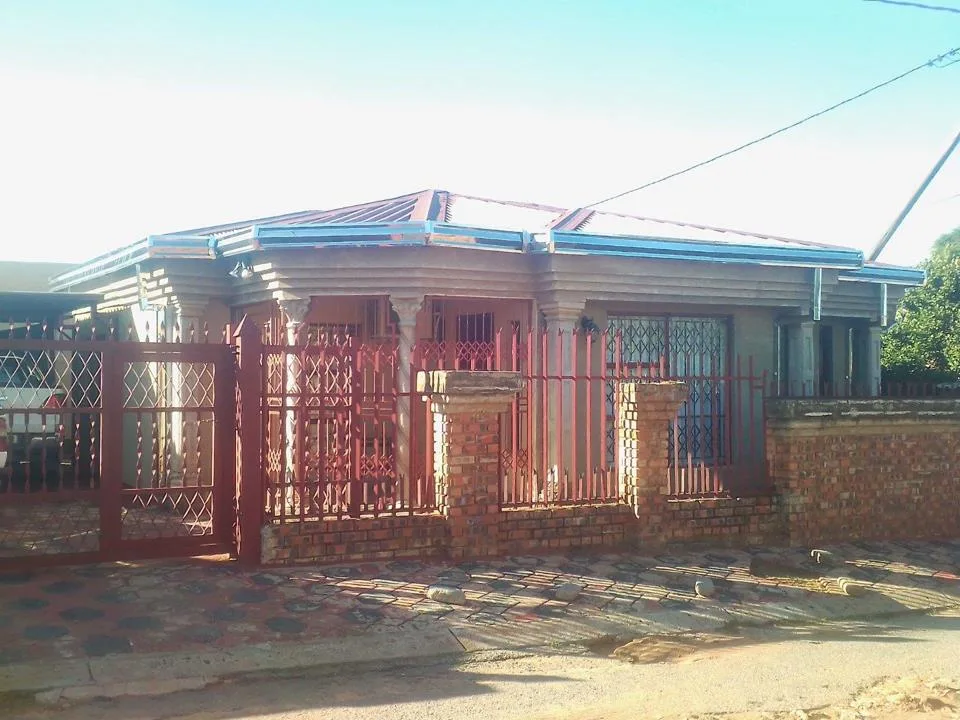 3 Bedroom House for sale in Lethlabile