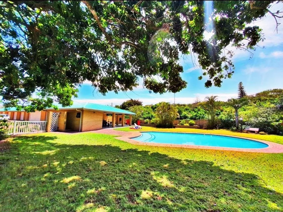 3 Bedroom Townhouse for sale in Amanzimtoti