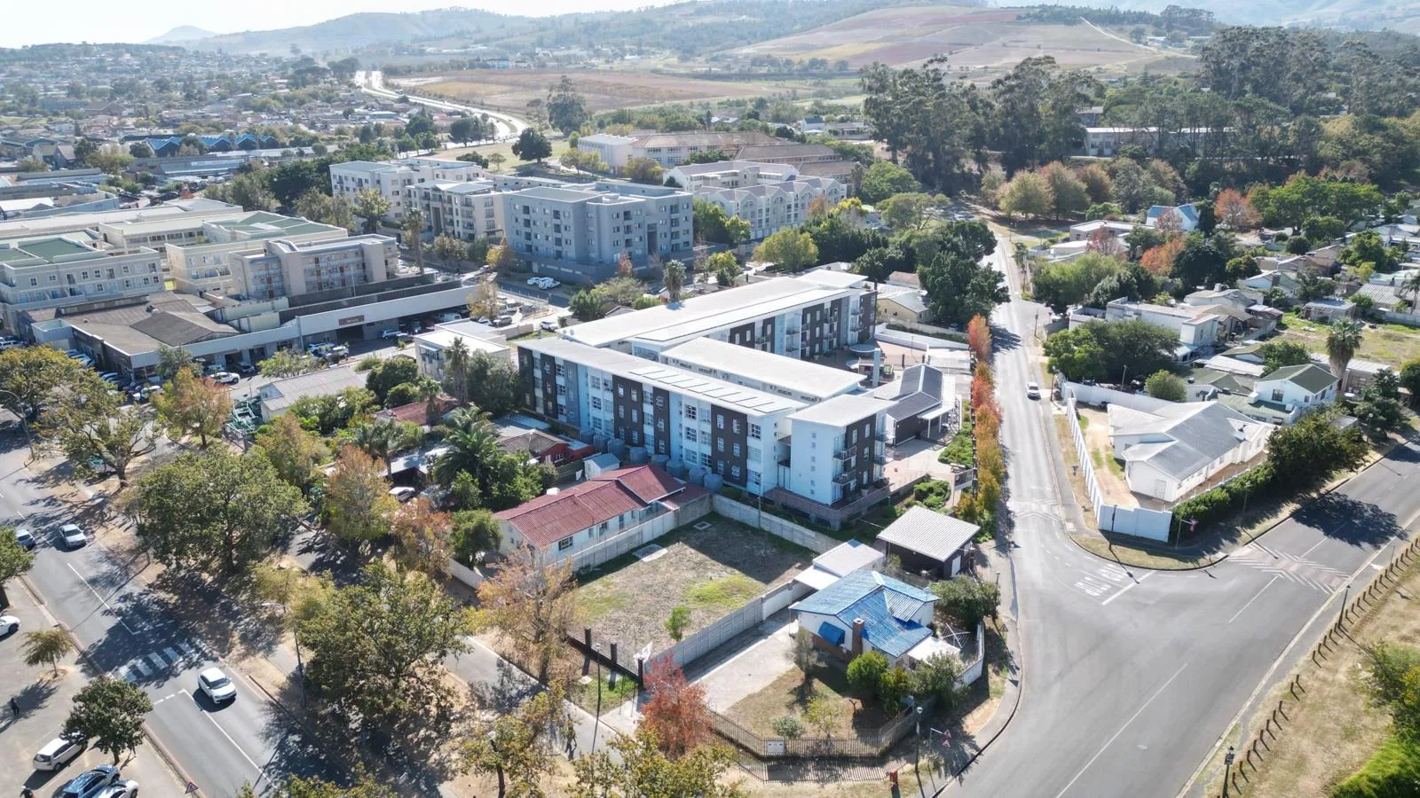 268 m² Land available in La Colline