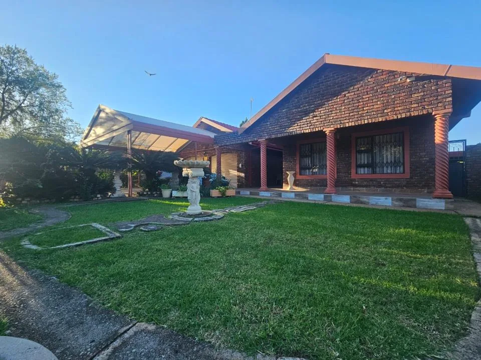 3 Bedroom House for sale in Miederpark