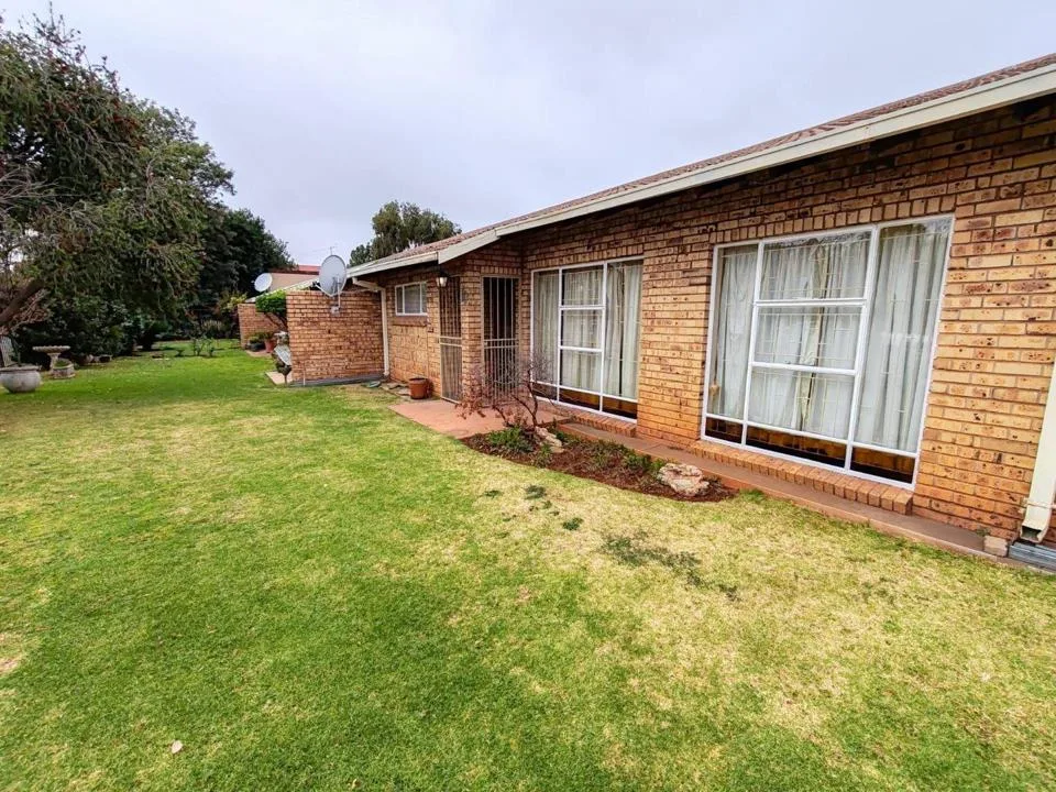 3 Bedroom Townhouse for sale in Potchefstroom Central