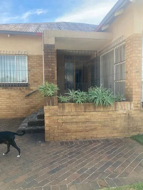 5 Bedroom House for sale in The Hill