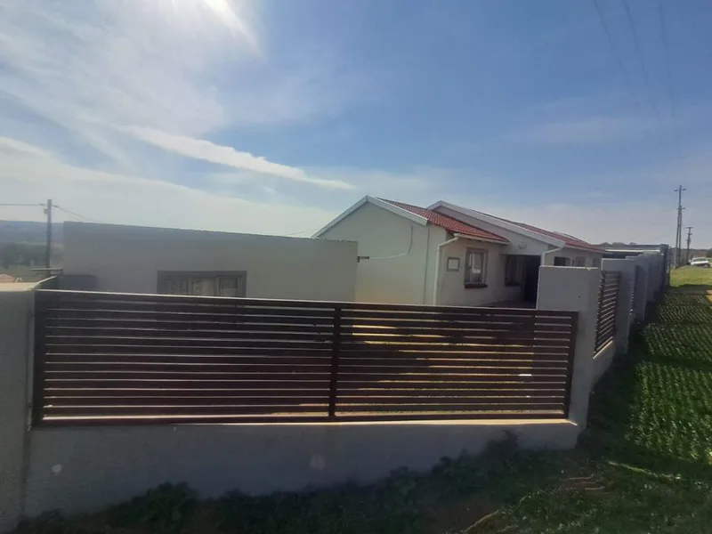 3 Bedroom House for sale in Sweetwaters