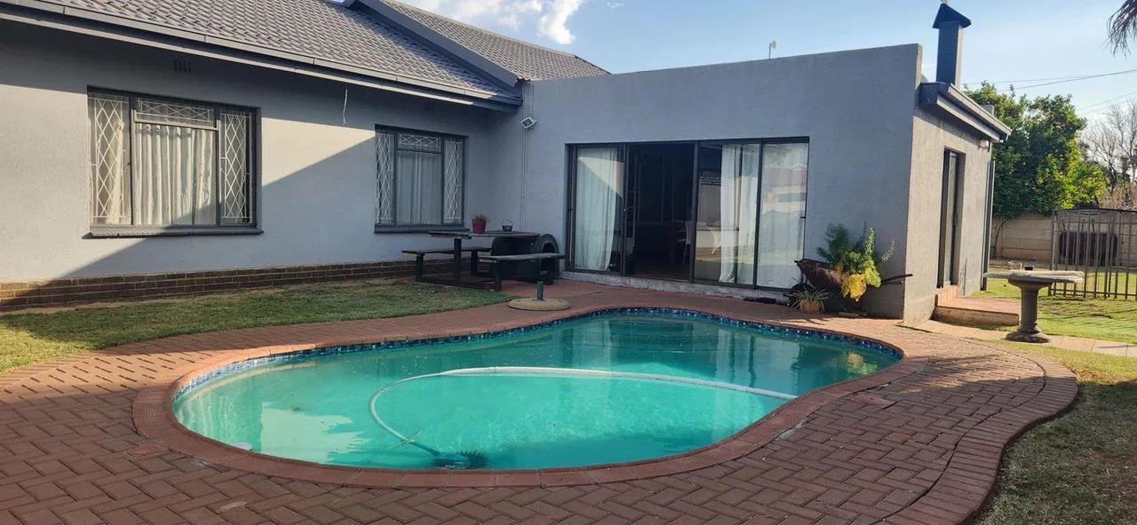 3 Bedroom House for sale in Carters Glen