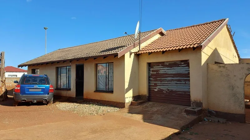 3 Bedroom House for sale in Vosloorus Ext 2