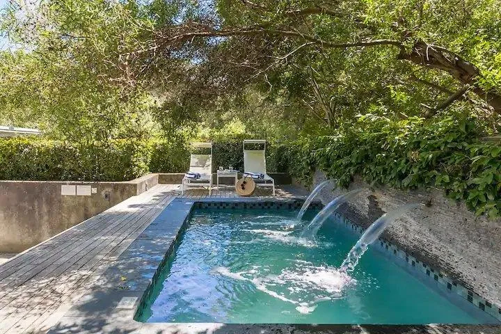 0.5 Bedroom Apartment / flat for sale in Camps Bay