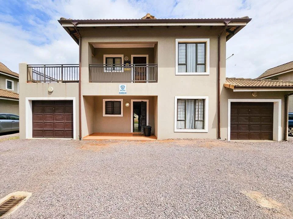 2 Bedroom Townhouse for sale in Amanzimtoti