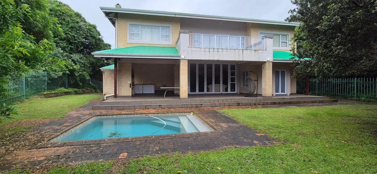 5 Bedroom House for sale in Leisure Bay