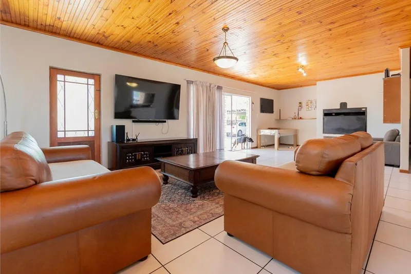 3 Bedroom House for sale in Laaiplek
