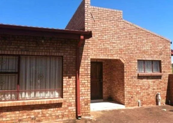4 Bedroom House for sale in Settlers