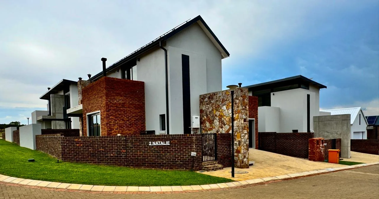 3 Bedroom House to rent in Helderzicht Eco Estate