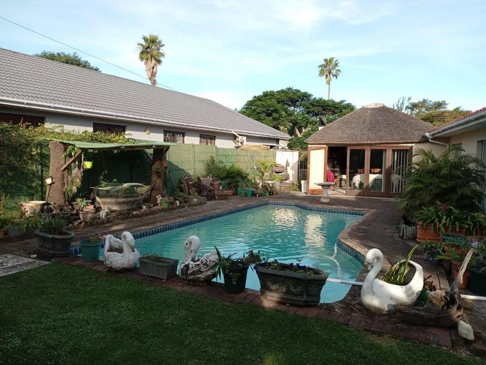 4 Bedroom House for sale in Gonubie