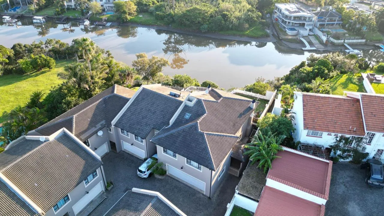 4 Bedroom Townhouse for sale in Beacon Bay