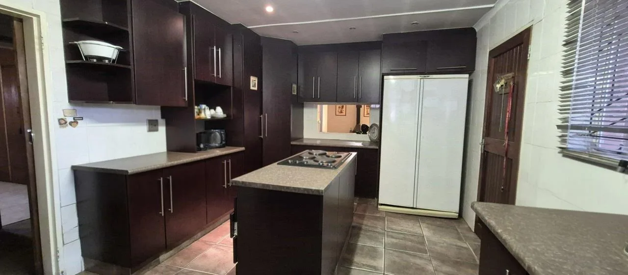 3 Bedroom House for sale in Heidedal