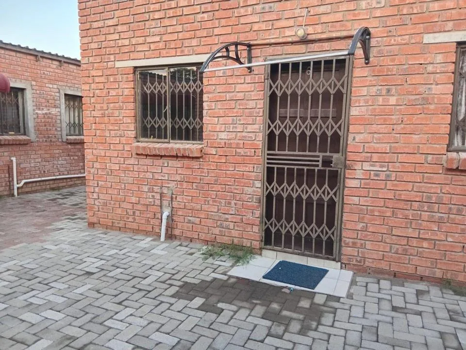 1 Bedroom Apartment / flat to rent in Oranjesig