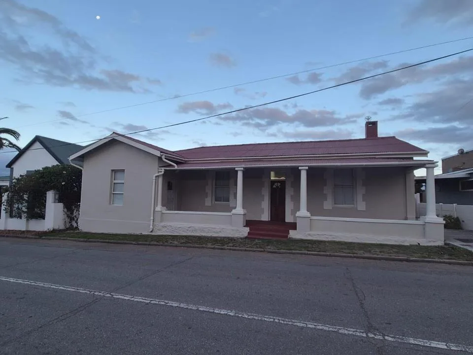 3 Bedroom House for sale in Albertinia