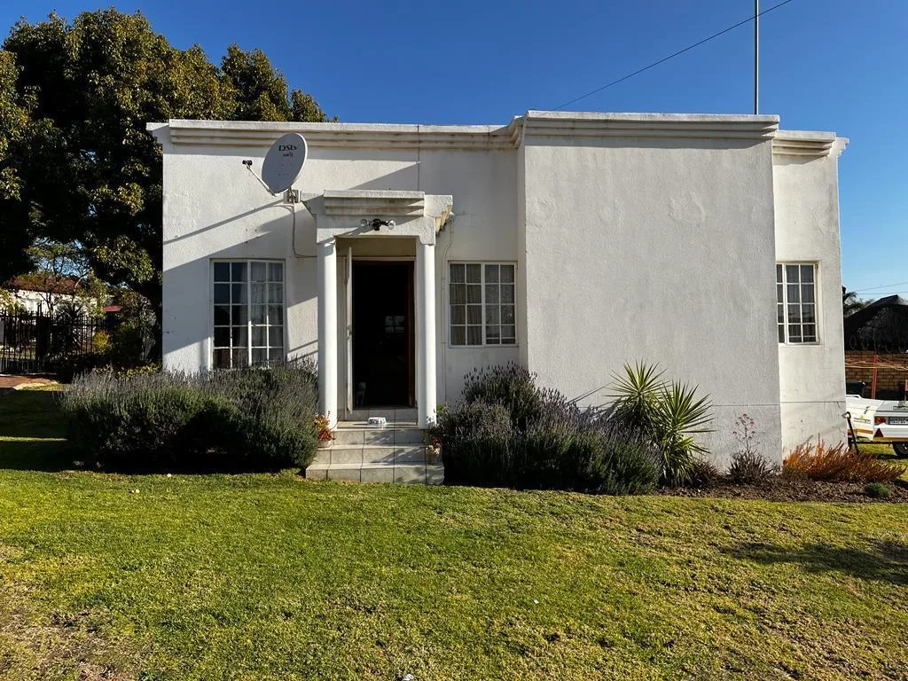 Property to rent in The Reeds