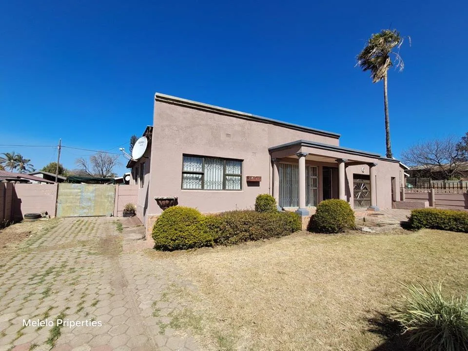 4 Bedroom House for sale in Observation Hill