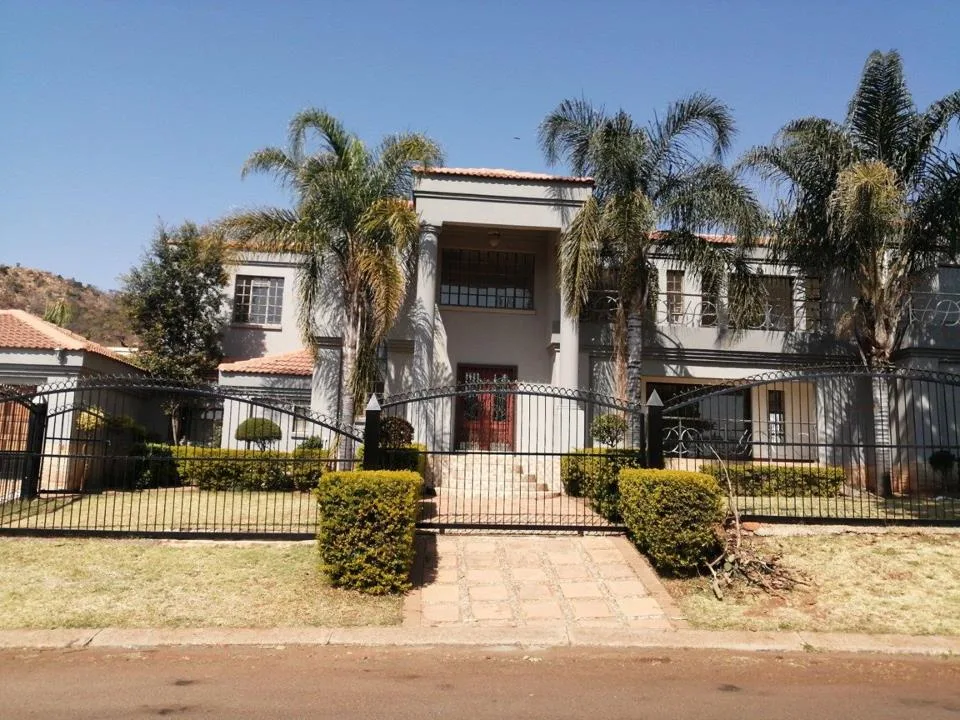 4 Bedroom House for sale in Amandasig