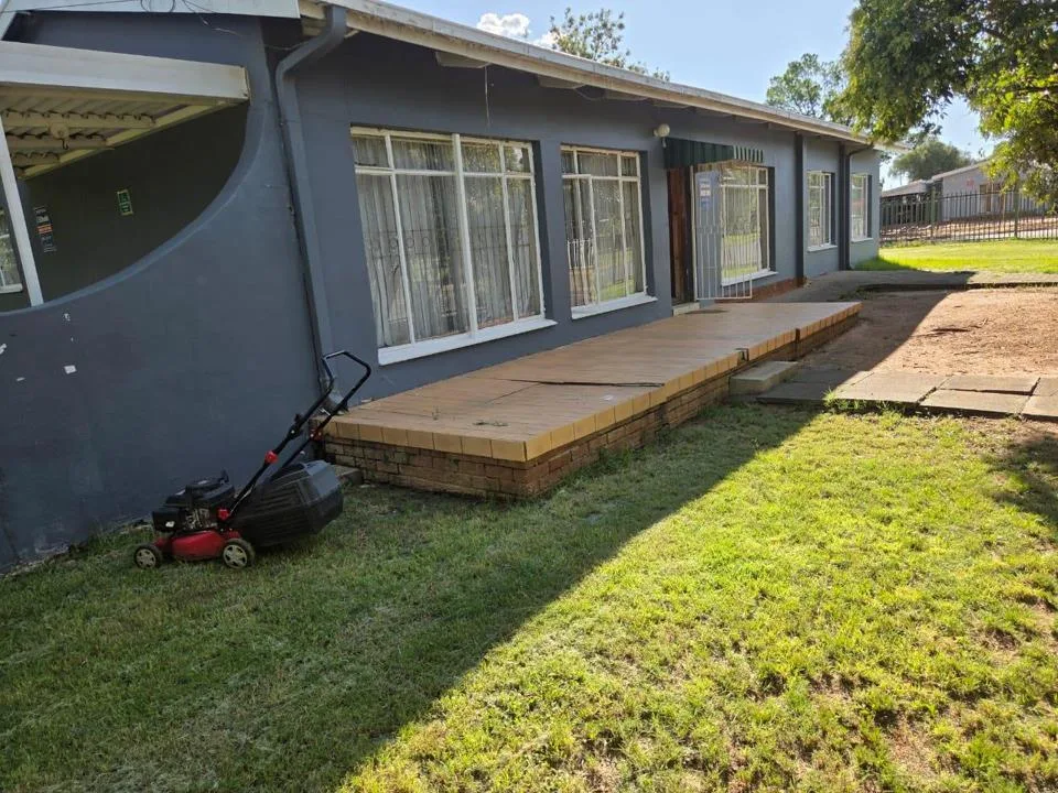 8 Bedroom House for sale in Brandwag