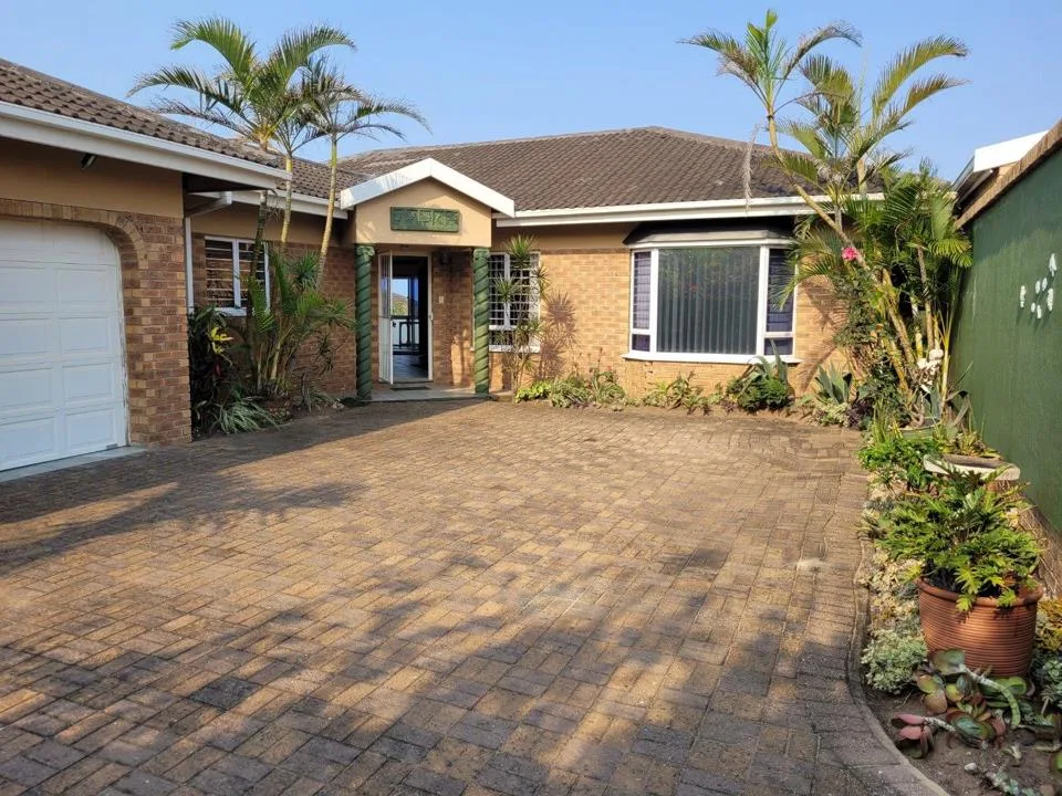 3 Bedroom Townhouse for sale in Shelly Beach