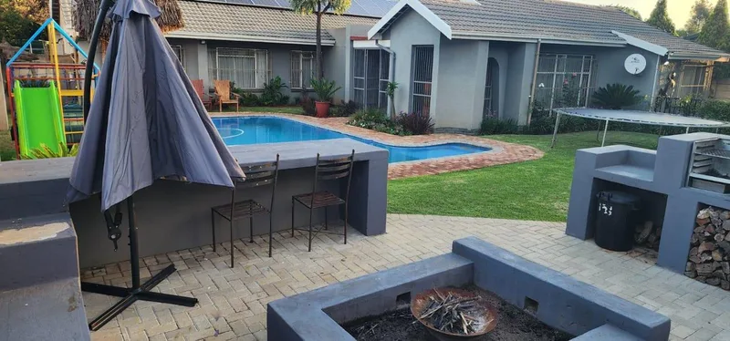 3 Bedroom House for sale in Erasmus