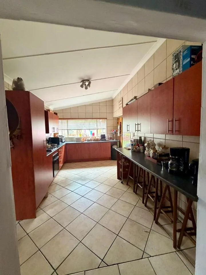 5 Bedroom House for sale in Sinoville
