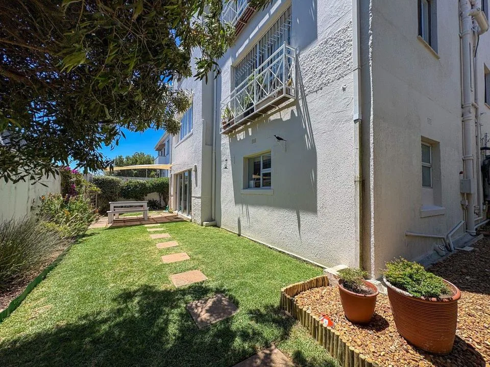 2 Bedroom Apartment / flat for sale in Vredehoek