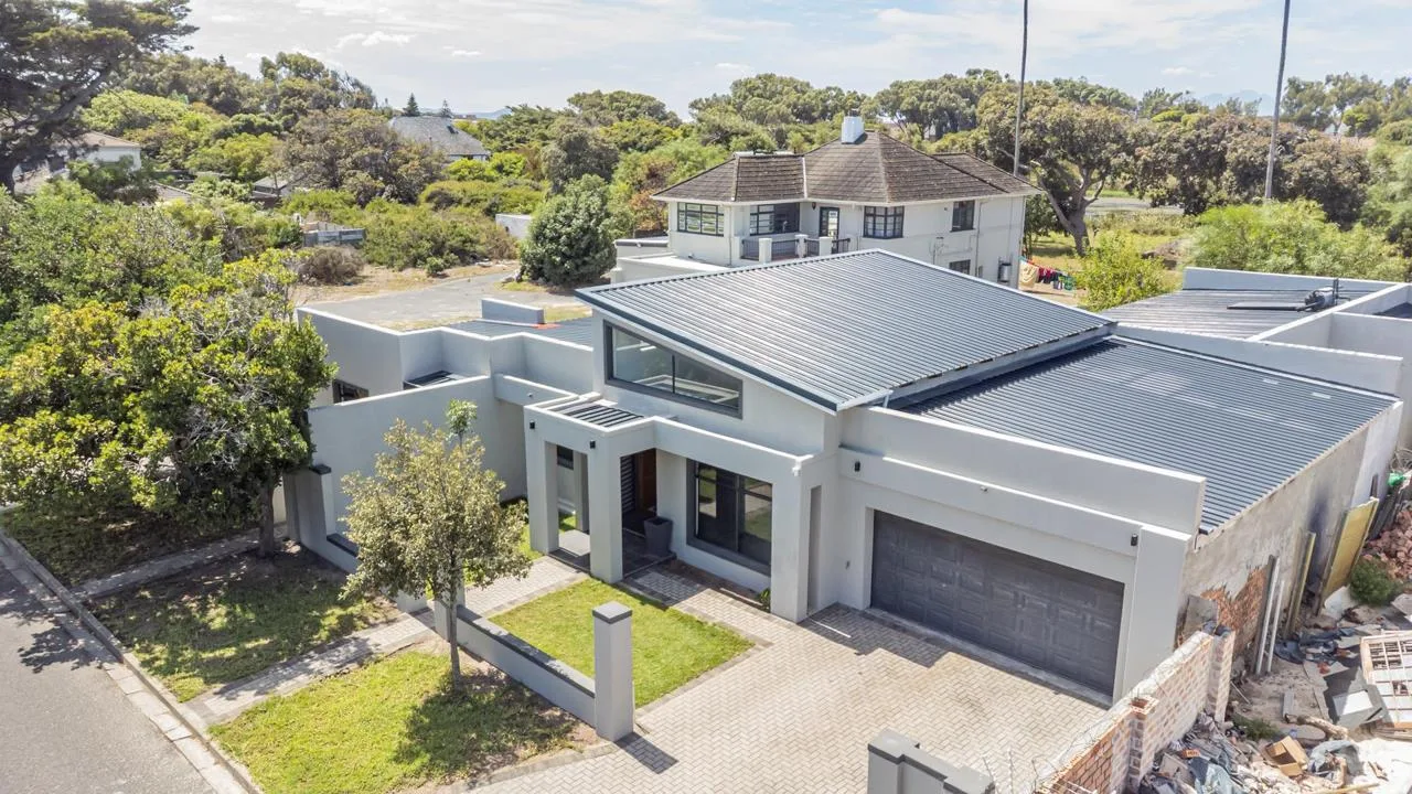 6 Bedroom House for sale in Elfindale