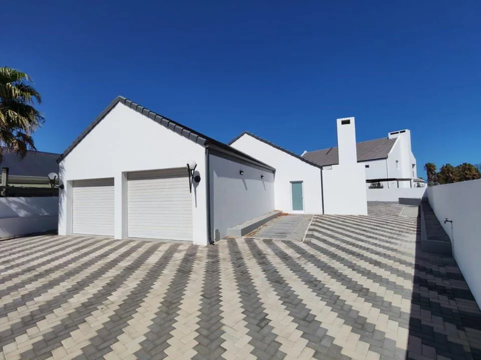 3 Bedroom House for sale in Golden Mile