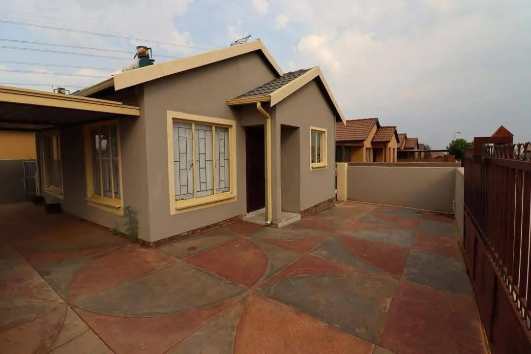 2 Bedroom House for sale in Soshanguve VV