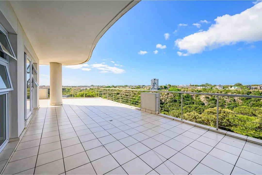 3 Bedroom Apartment / flat for sale in St Georges Park