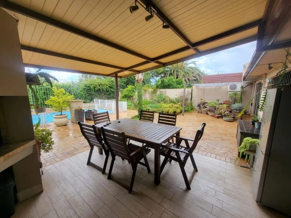 4 Bedroom Townhouse for sale in Helicon Heights