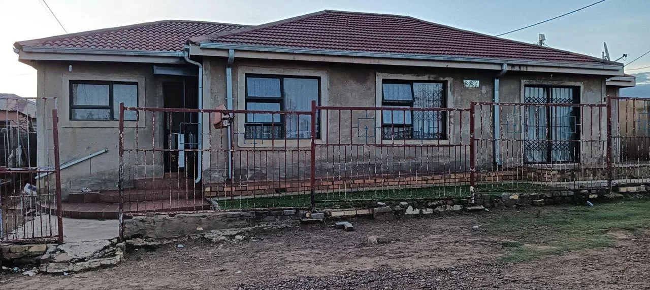 3 Bedroom House for sale in Ikageng