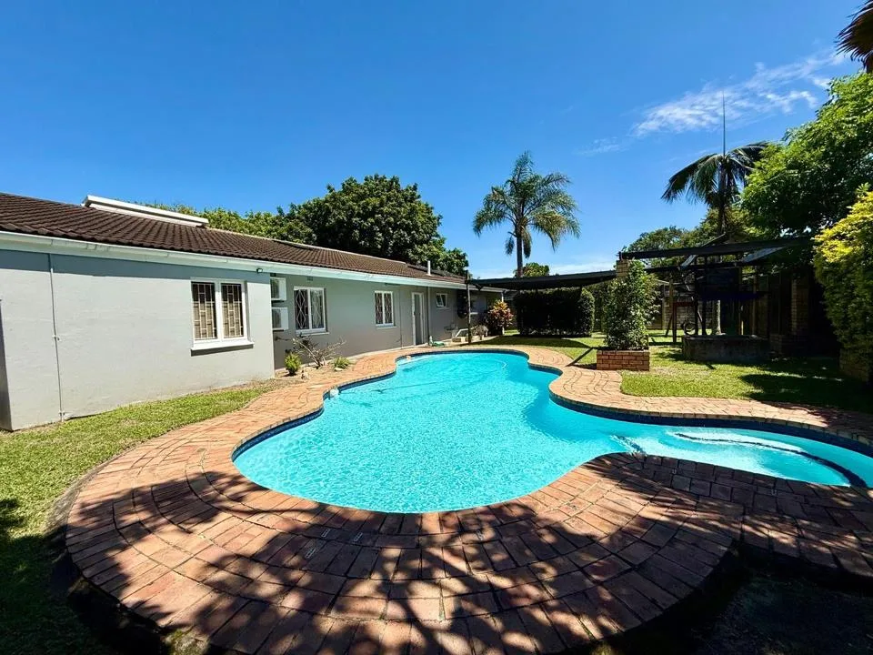 4 Bedroom House for sale in Meer En See
