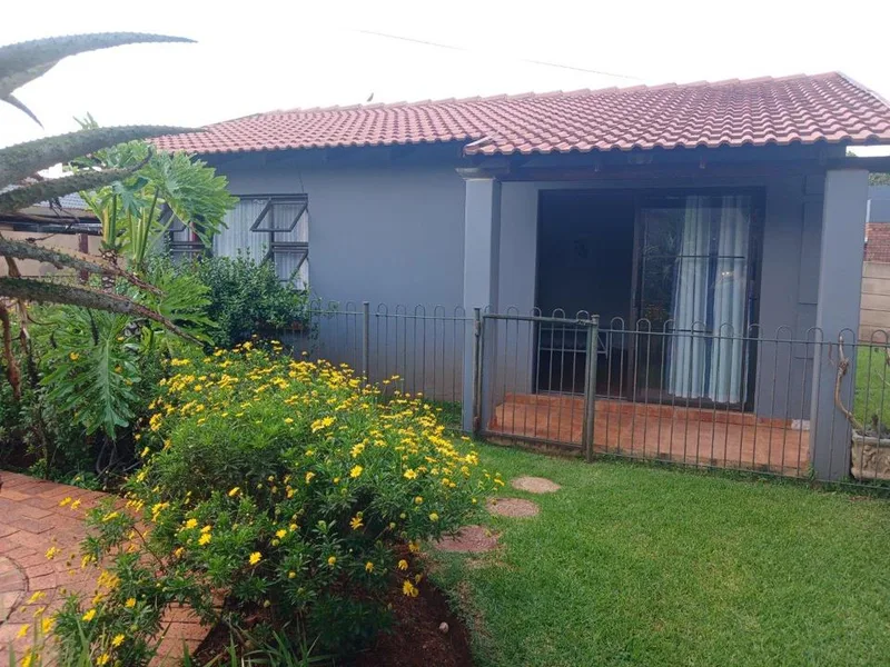 2 Bedroom House to rent in Mayberry Park