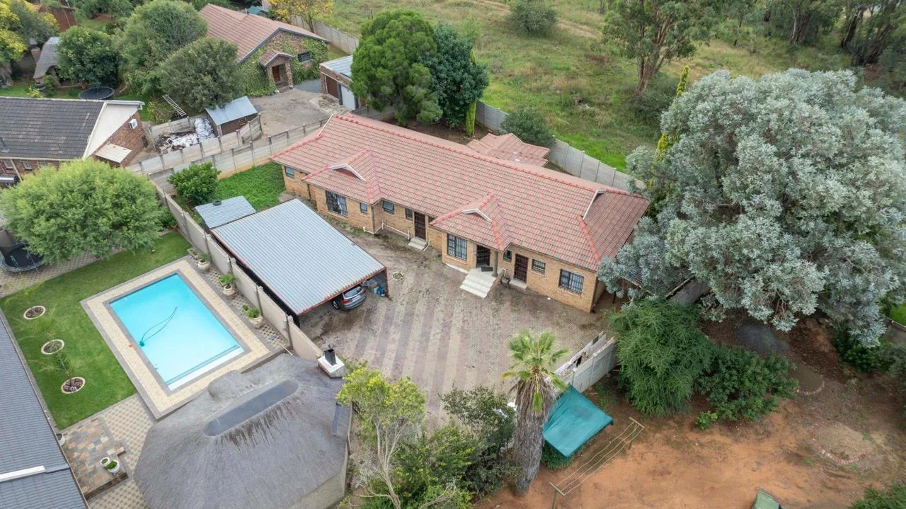 5 Bedroom House for sale in Universitas Ridge