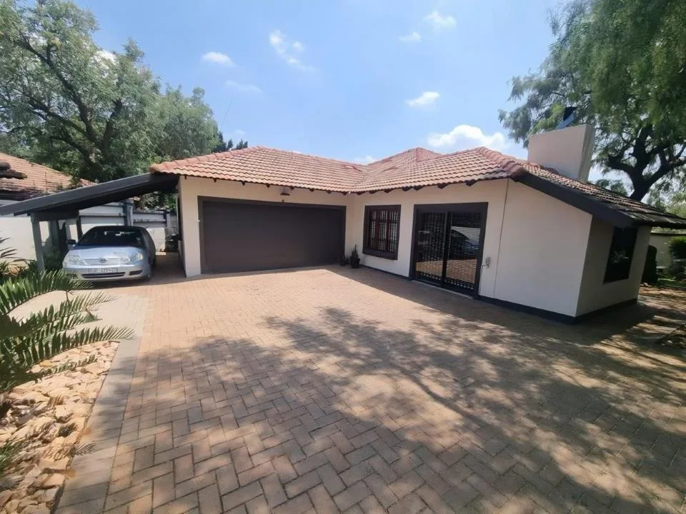 3 Bedroom House for sale in Heatherview