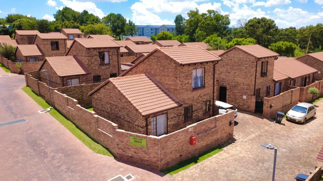 2 Bedroom Townhouse for sale in Halfway Gardens