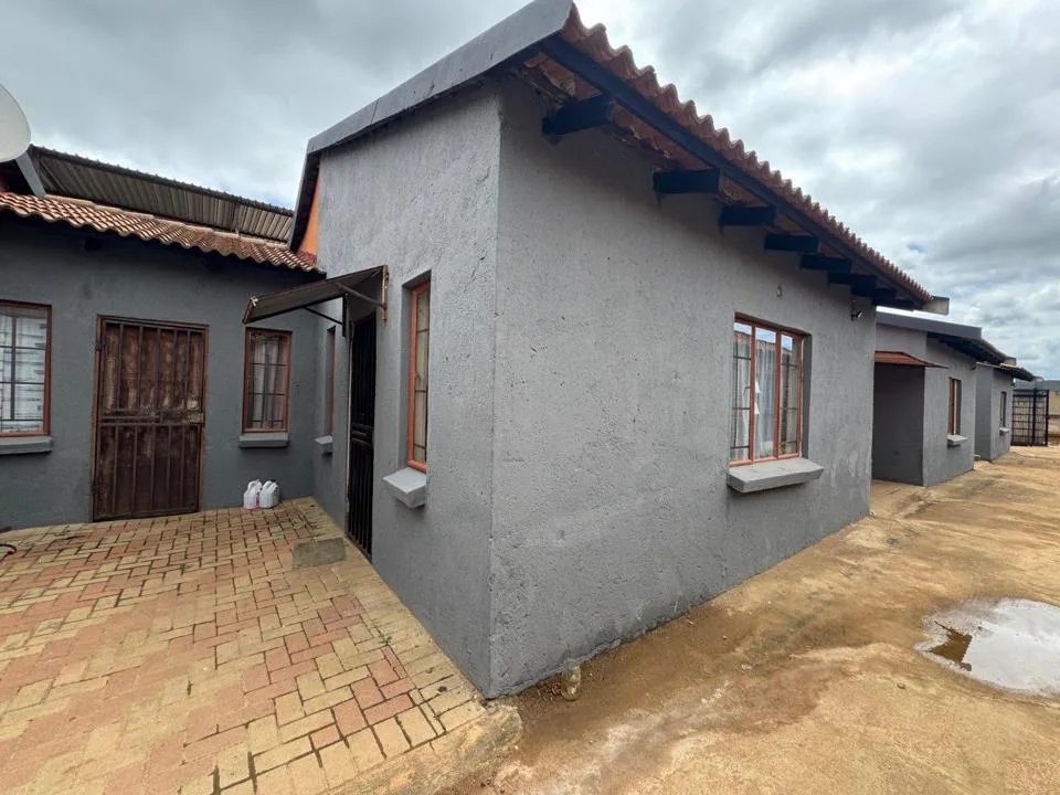 15 Bedroom House for sale in Barberton