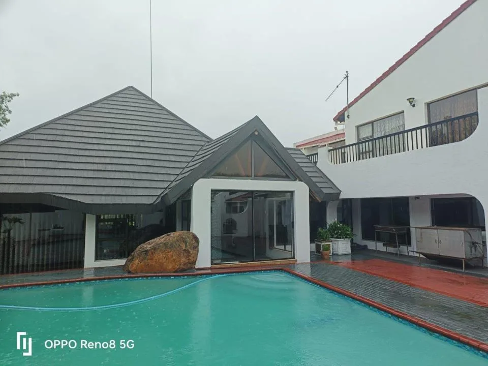 10 Bedroom House for sale in Reyno Ridge