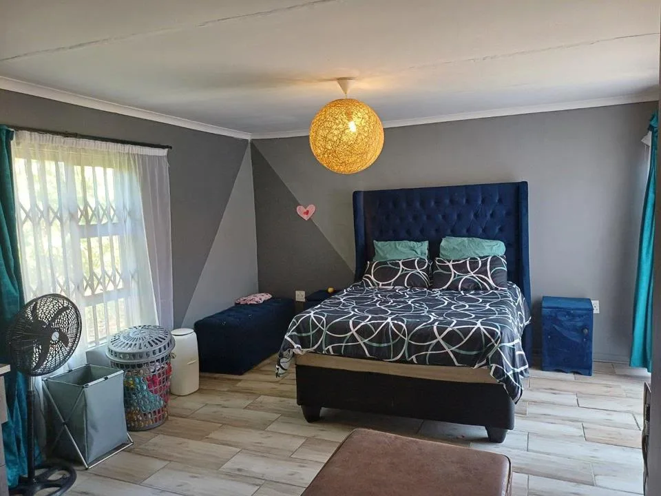 3 Bedroom House for sale in Lourierpark