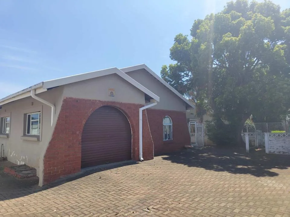 3 Bedroom House for sale in Lennoxton