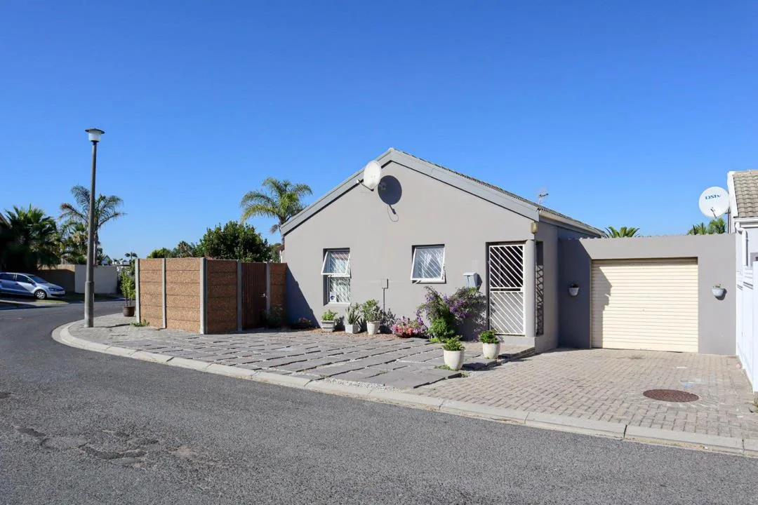 2 Bedroom House for sale in Kaapsig